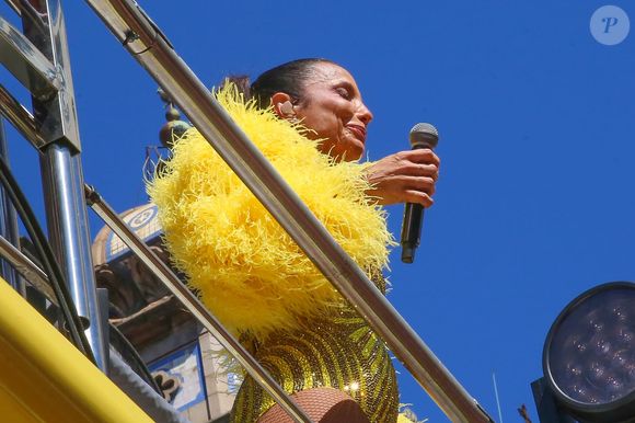 Ivete Sangalo se emociona ao cantar 'Sinais de Fogo' em homenagem a Preta Gil durante estreia no Carnaval do Rio; Gominho chorou no trio