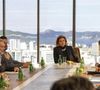 Na novela 'Vale Tudo', Ivan (Renato Góes) tenta se disfarçar para participar da reunião com a diretoria da empresa.