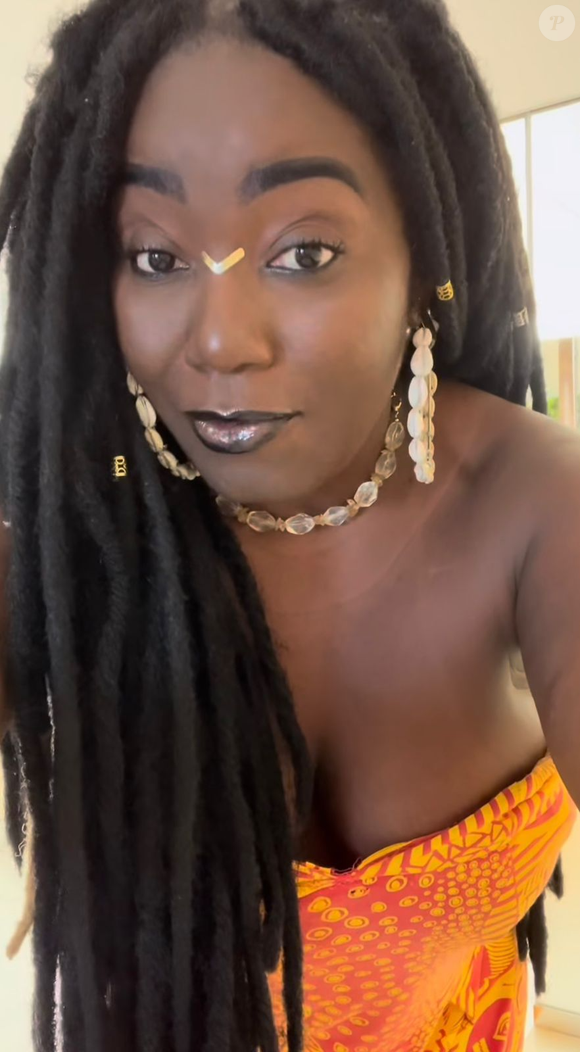 Referência nos estudos antirracistas, Carla Akotirene detonou Virgínia Fonseca após a influenciadora publicar um vídeo beijando um macaco durante viagem a Dubai