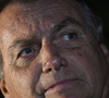 Jair Bolsonaro passou por uma cirurgia delicada no último domingo (13). As informações a seguir são da colunista Bela Megale, do jornal O Globo