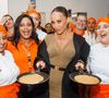 Apresentadora posou com fãs e interagiu com a equipe do evento com bom humor