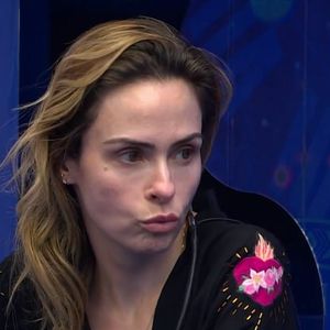 Ex-BBB chama atenção de aliada após polêmica com informação privilegiada dentro do reality