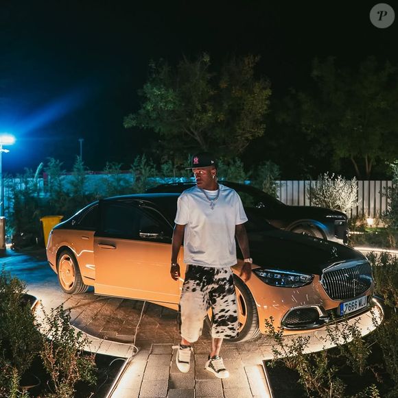 Vini Jr. ganhou mais de 512 mil novos seguidores nesta terça-feira (28), data em que oficializou o namoro com Virgínia Fonseca