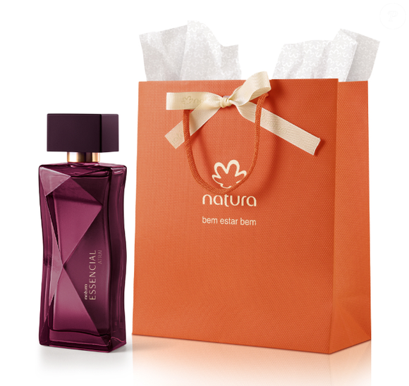A opção de presente para o Dia dos Namorados Natura Essencial Atrai.