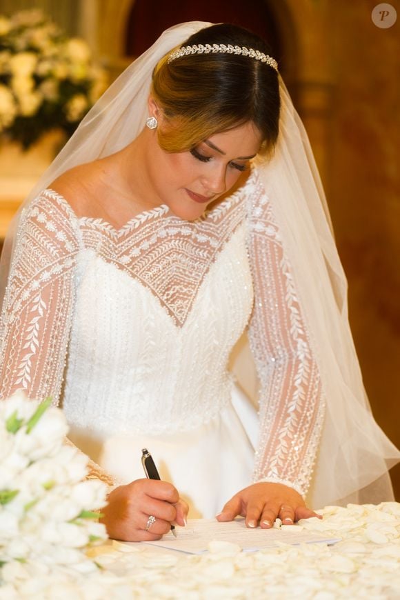 Casamento da filha de Tom Cavalcante, Maria Cavalcante reuniu uma série de famosos; noiva escolheu vestido com renda e estilo princesa