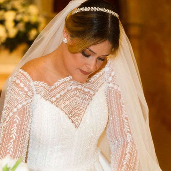 Casamento da filha de Tom Cavalcante, Maria Cavalcante reuniu uma série de famosos; noiva escolheu vestido com renda e estilo princesa
