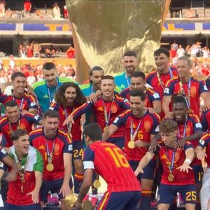 Trump estava ao lado dos jogadores da Espanha, que comemoraram a vitória na Copa 2026