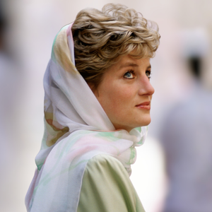 Qual era o perfume da Lady Di? Princesa de Gales usava fragrância que 'blinda' o estresse e baixa o cortisol; aroma é tendência em body splash por menos de R$ 70