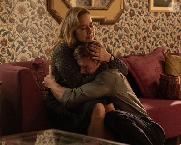 Lígia (Palomma Duarte) e Beto (Pedro Novaes) têm uma conversa emocionante e se reconciliam no final de 'Garota do Momento'