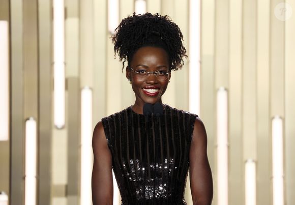 Lupita Nyong’o revelou que retirou 30 miomas uterinos em uma única cirurgia e fez alerta sobre dor feminina