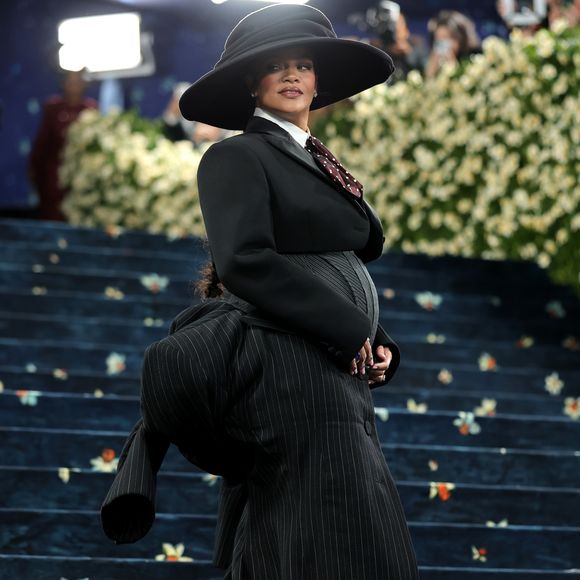 Cantora marca presença para apoiar A$AP Rocky, coanfitrião da edição ao lado de nomes como Pharrell e LeBron James