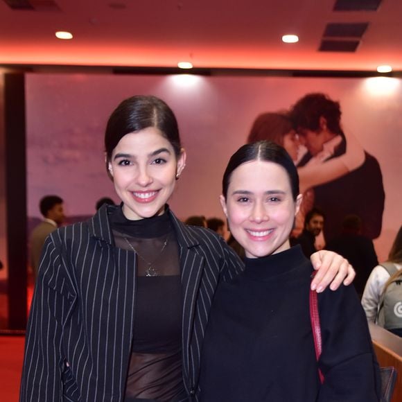 Gabriela Medvedovski e Daphne Bozaski a Juquinha e a Lucélia da novela 'TrÊs Graças', se encontraram na pré-estreia de filme em 2023