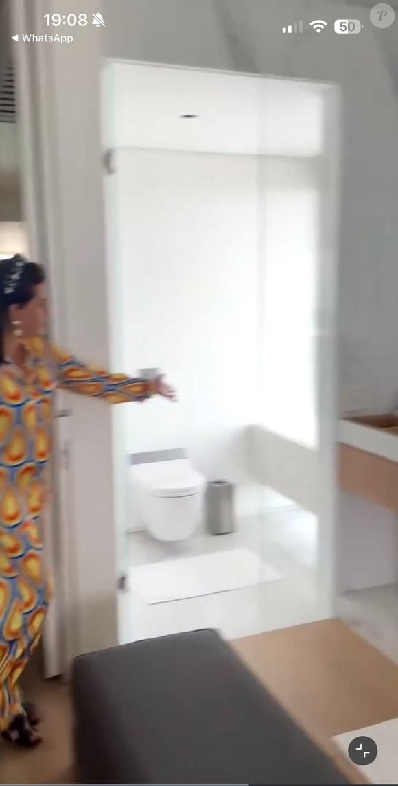 Apartamento de 600 m² no Cap Ferrat reúne quatro suítes, cinco banheiros e exclusividade de um imóvel por andar