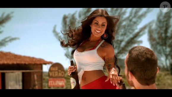 "Eu não quero que as pessoas achem que eu estou objetificando o meu corpo e não quero influenciar ninguém a objetificar também os seus corpos", disse Aline Campos após as críticas