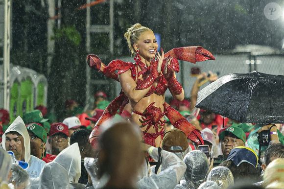 Virgínia Fonseca não vem agradando web pelo samba no pé que exibiu nos ensaios da Grande Rio para o Carnaval 2026