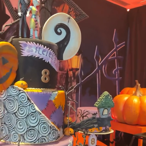 Helena, filha de Ivete Sangalo, ganhou um bolo personalizado de ‘O Estranho Mundo de Jack’