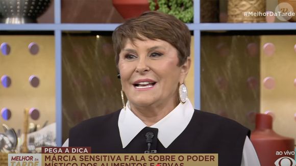 Durante o 'Melhor da Tarde', Márcia Sensitiva detonou Michelle Barros e disse que a jornalista 'está na seca há muito tempo'