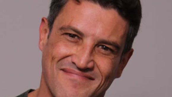 'Ódios, mágoas e frustrações': ex-galã de 'Malhação' e aos 42 anos hoje, ator Alexandre Slaviero expõe ataque por idade e aposta em nova fase 5 anos longe da TV