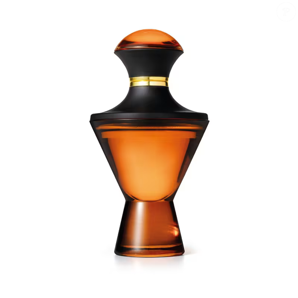 2. Hadiya (O Boticário) - 75ml | R$ 389,00 - chega com uma proposta luxuosa e exuberante, como descreve a própria marca. Criado pela perfumista internacional Alexandra Monet, ele traduz a essência da perfumaria árabe com um toque moderno
