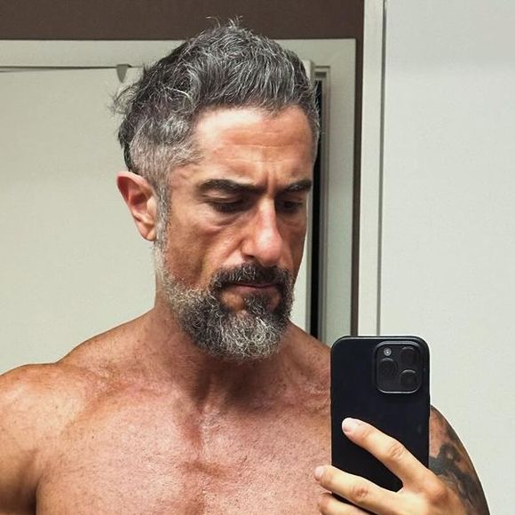 Marcos Mion segue focado na musculação e na alimentação regrada aos 46 anos e virou referência fitness entre famosos brasileiros