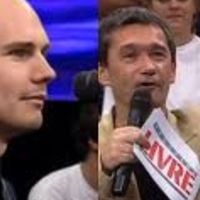 Há 27 anos: a decisão sagaz e inteligente de Serginho Groisman diante de deboche de famoso cantor no ‘Programa Livre’ - sobrou até para Ronaldo Fenômeno!