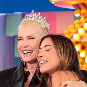 Patricia Abravanel se mostrou emocionada com a presença de Xuxa no SBT