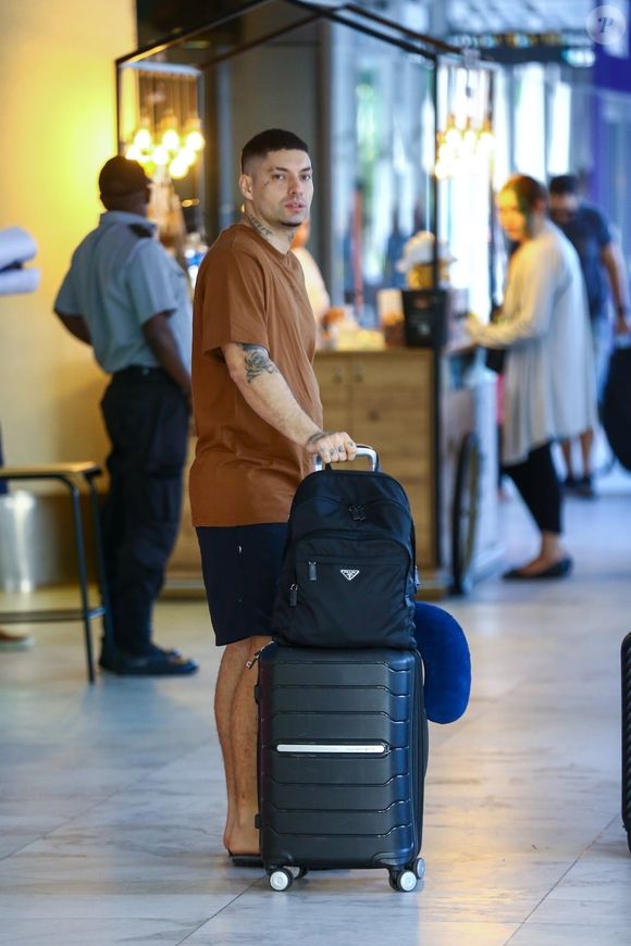 A influenciadora usou o Instagram para expressar sua frustração com a forma como o artista, de 40 anos, estaria exercendo a paternidade.