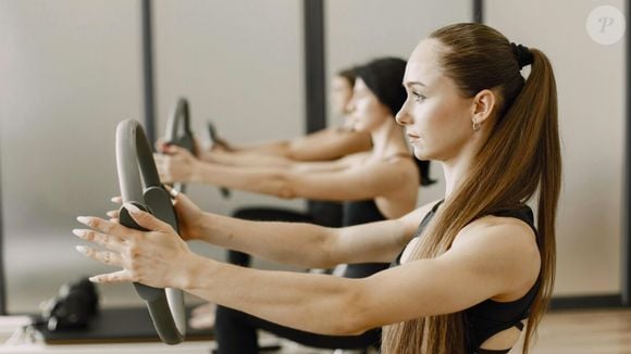 Exercícios que unem força, equilíbrio e movimento ajudam a transformar o corpo sem sobrecarregar as articulações