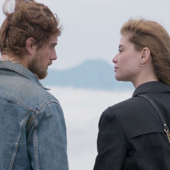 Lívia (Alinne Moraes) e Felipe (Rafael Cardoso) terminam juntos no último capítulo da novela 'Além do Tempo'