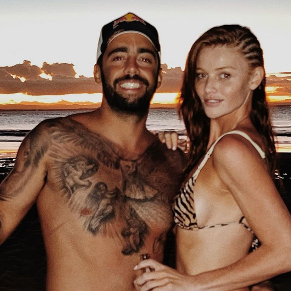 É REAL! Pedro Scooby confirma fim do casamento com Cintia Dicker após 7 anos: 'Estamos separados há dois meses'