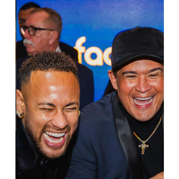 A homenagem de Neymar a Bruno Avelar provocou críticas nas redes sociais por causa da foto escolhida pelo jogador