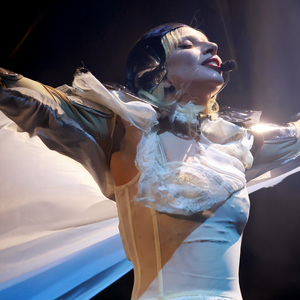 Médico explica doença sem cura que fez Lady Gaga cancelar show no Rio de Janeiro: ‘Síndrome complexa’