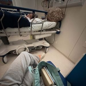 Letícia Cazarré mostrou sua rotina no hospital com Maria Guilhermina