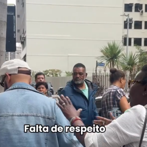 ‘Não quer um apartamento?’, disparou uma mulher enquanto seguia e tocava Gominho no meio da rua. O registro veio à tona na página @oquefazernorio e causou revolta