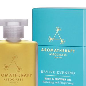 Revive Evening Bath and Shower Oil, da Aromatherapy Associates