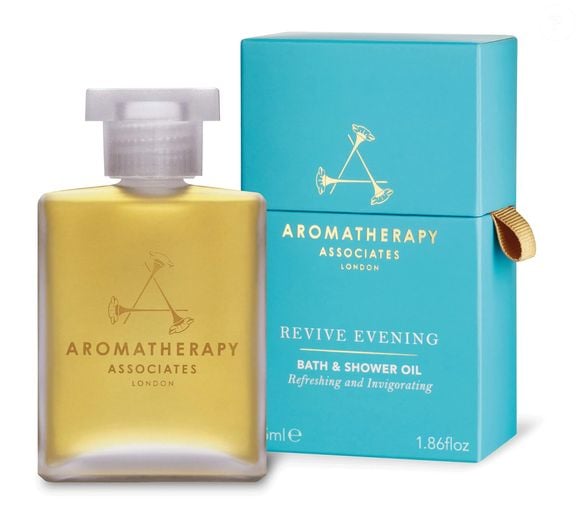 Revive Evening Bath and Shower Oil, da Aromatherapy Associates