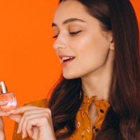 Nada de aroma tímido: as 3 tendências para perfumes em 2026 que nasceram em 2025 e continuam dominando o mercado