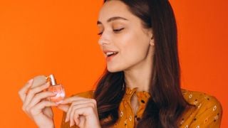 Nada de aroma tímido: as 3 tendências para perfumes em 2026 que nasceram em 2025 e continuam dominando o mercado