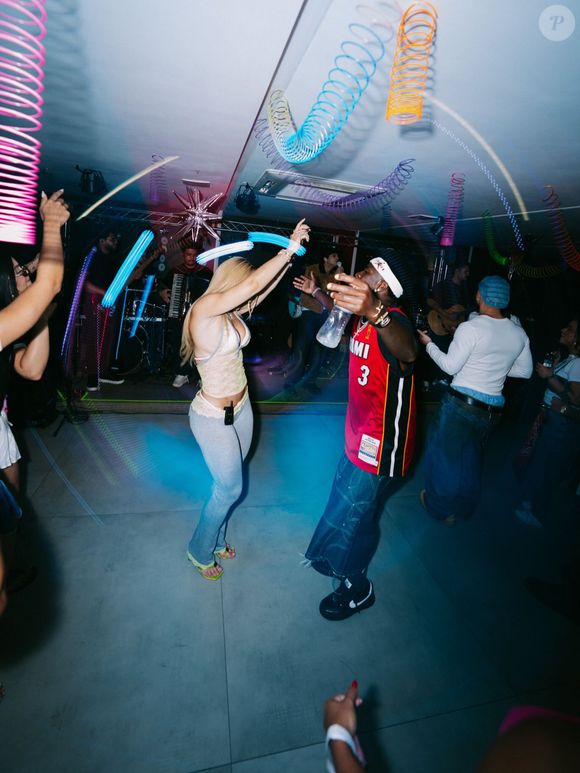 Para celebrar a despedida, Virgínia e Vini Jr. organizaram uma festa de despedida para o jogador