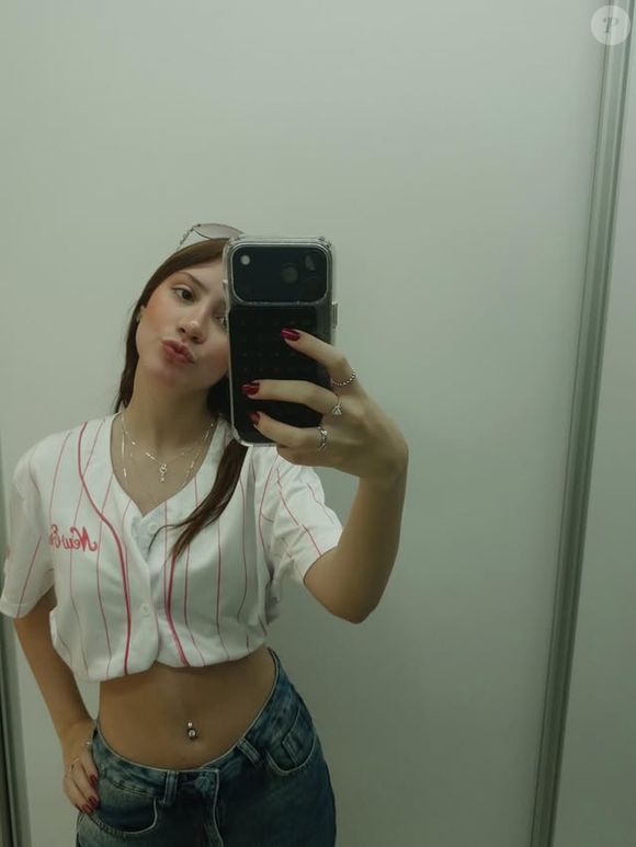 egundo Liz, o adesivo - o contraceptivo Evra, encontrado em farmácias por cerca de R$ 139 - foi indicado por seu psiquiatra há pouco mais de um ano.