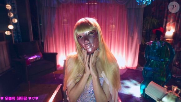 'Mask Girl': uma mulher leva uma vida dupla como streamer mascarada e se vê envolvida em crimes após um incidente