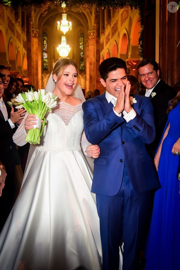 Maria Cavalcante, filha de Tom Cavalcante, se casou com o cantor sertanejo Cristiano neste sábado (29)