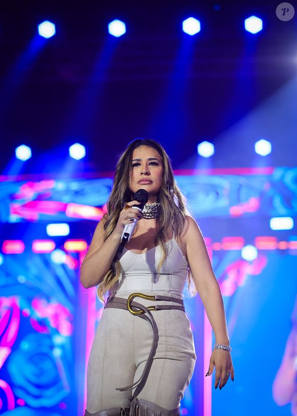 Simone Mendes fez o show apesar da falta de voz