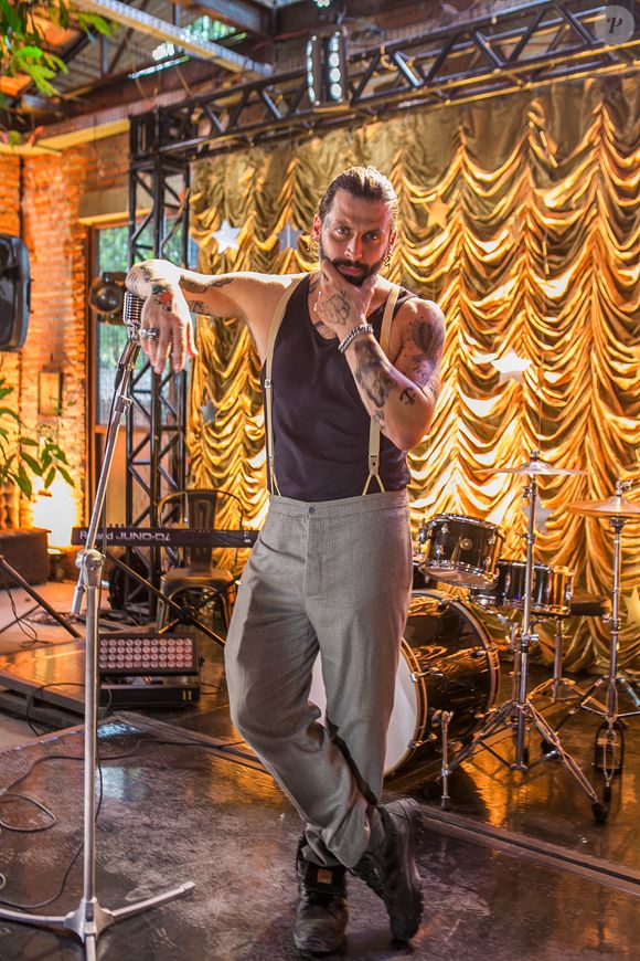 Henri Castelli sofreu agressão e precisou de cirurgia na mandíbula em 2020