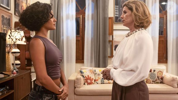 Odete Roitman (Debora Bloch) é chantageada por Maria de Fátima (Bella Campos) na novela 'Vale Tudo', capítulo de 3 de outubro de 2025, sexta-feira