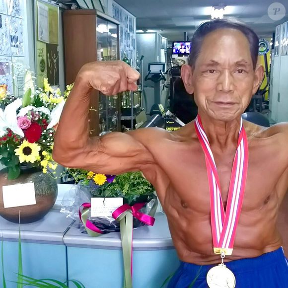 Toshisuke Kanazawa é um fisiculturista japonês de 90 anos que ainda segue em competição