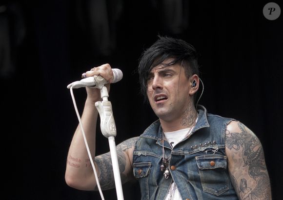 Assassinato de Ian Watkins: ‘Foi uma cena horrível, com sangue por todo lado e alarmes e sirenes disparando’, disse fonte de tabloide