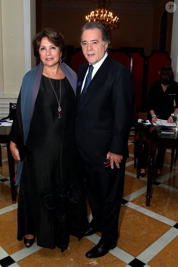 Otoniel, de 'Quem Ama Cuida', Tony Ramos explicou que jamais aderiu à prática de exposição de fotos íntimas, nem mesmo com a esposa, Lidiane Barbosa, com quem vive um relacionamento de mais de 50 anos.