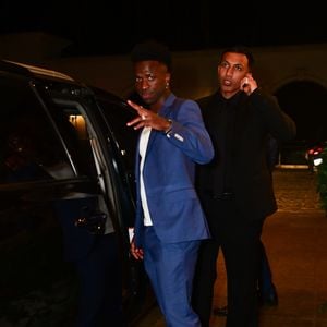 Vini Jr. foi um dos padrinhos do casamento de Eder Militão e Tainá Castro
