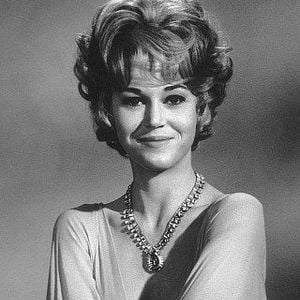 Em 'Any Wednesday', Jane Fonda foi muito elogiada por sua beleza, o que a colocou de vez em Hollywood
